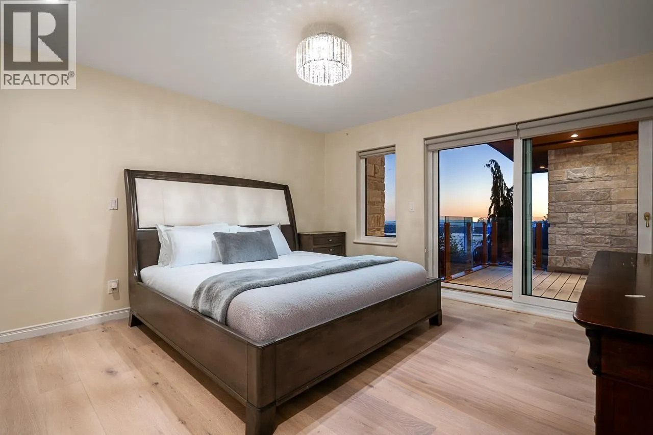 1562 PINECREST DRIVE