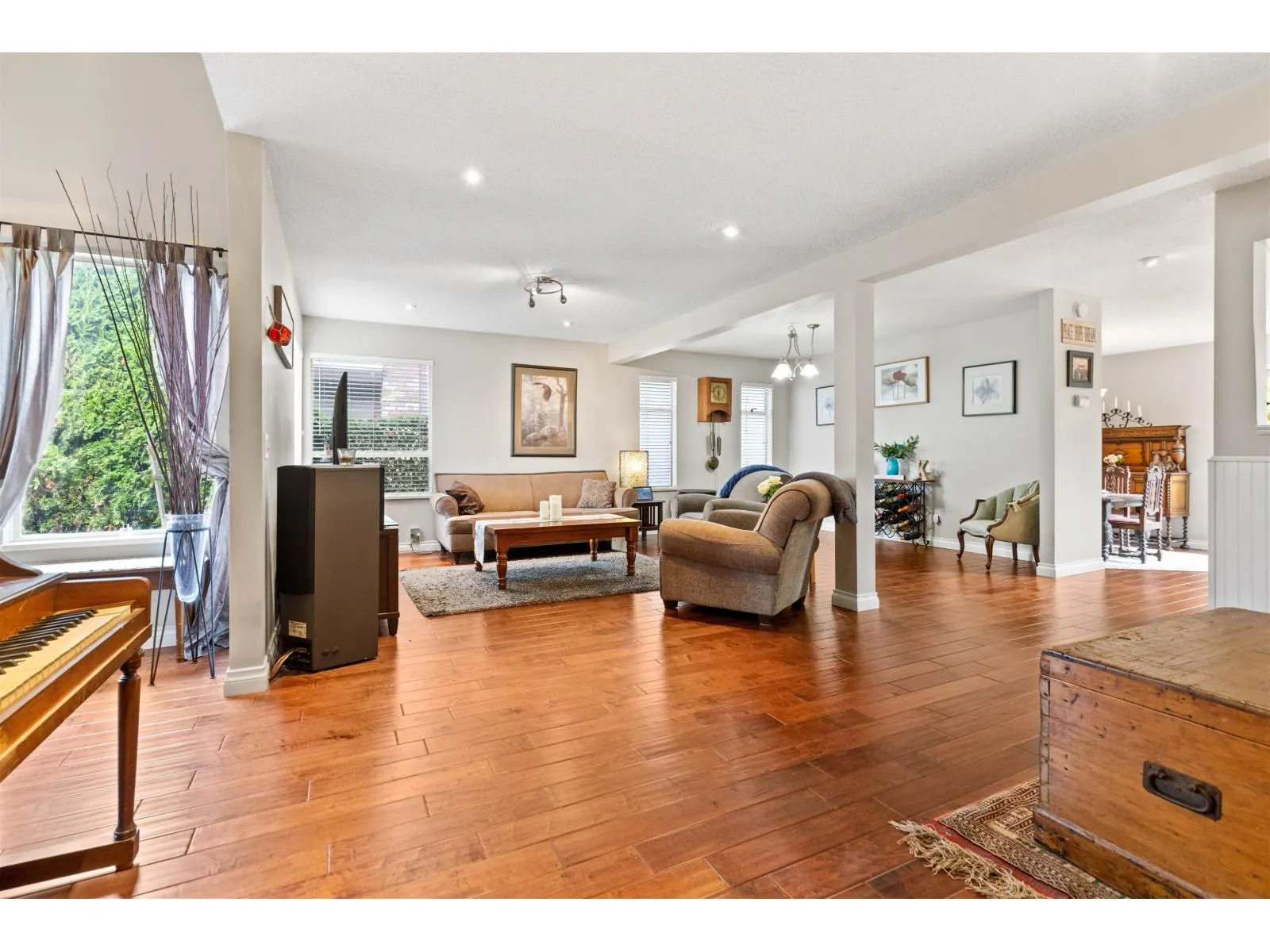 6196 COTTONWOOD STREET