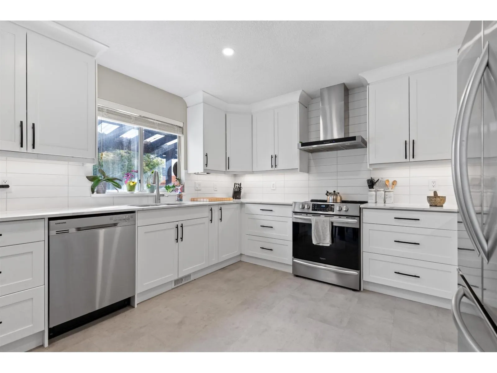 6196 COTTONWOOD STREET