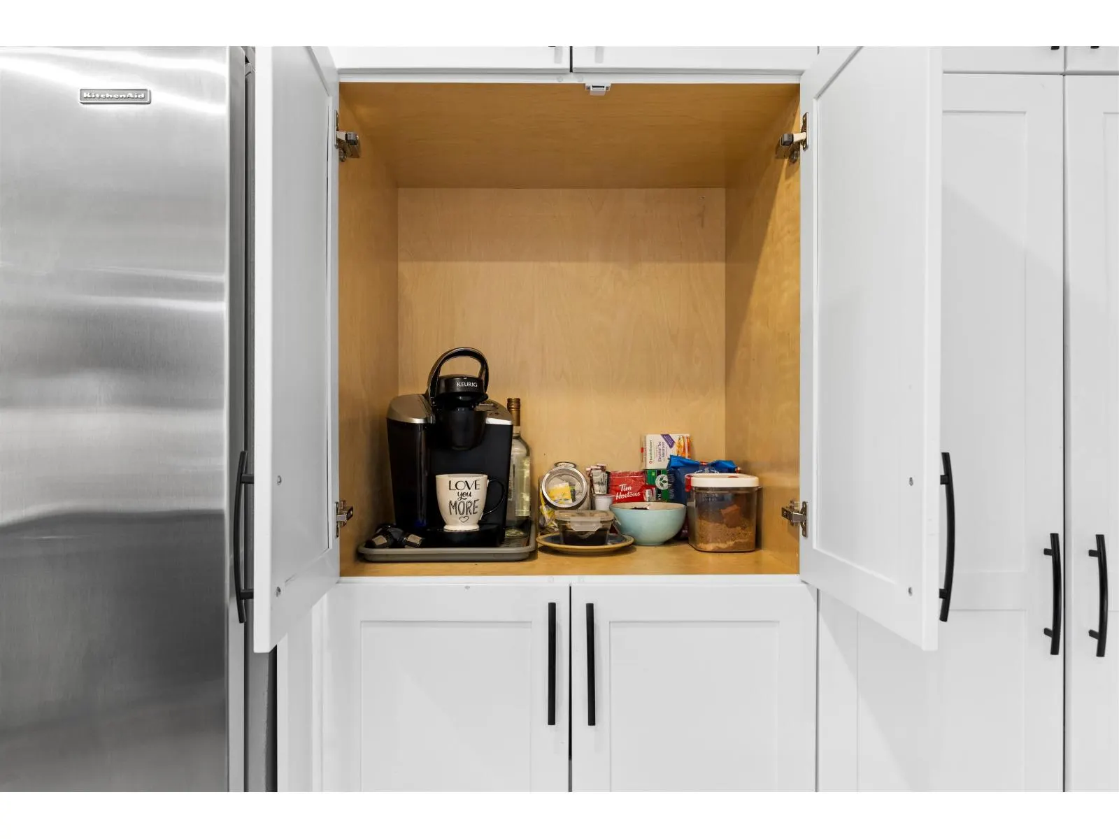 6196 COTTONWOOD STREET