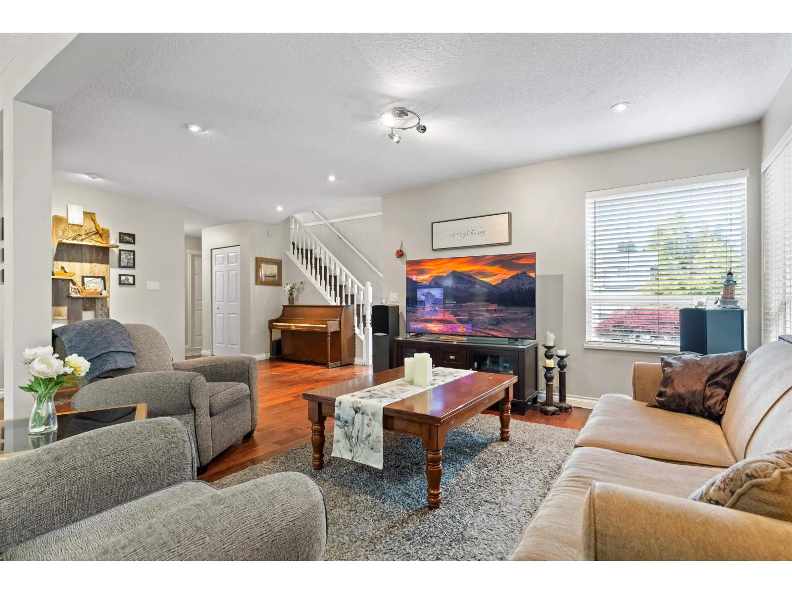 6196 COTTONWOOD STREET