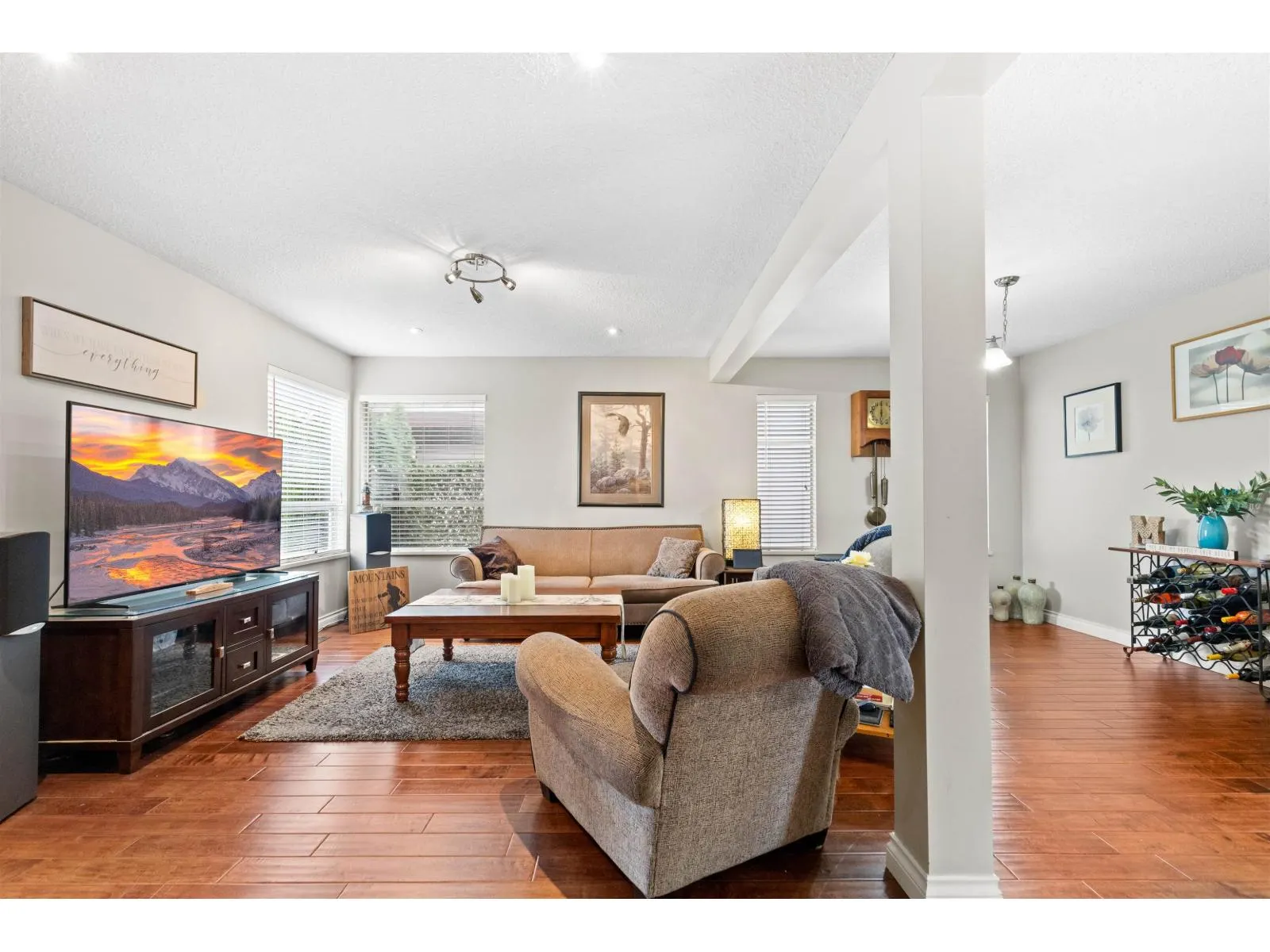 6196 COTTONWOOD STREET