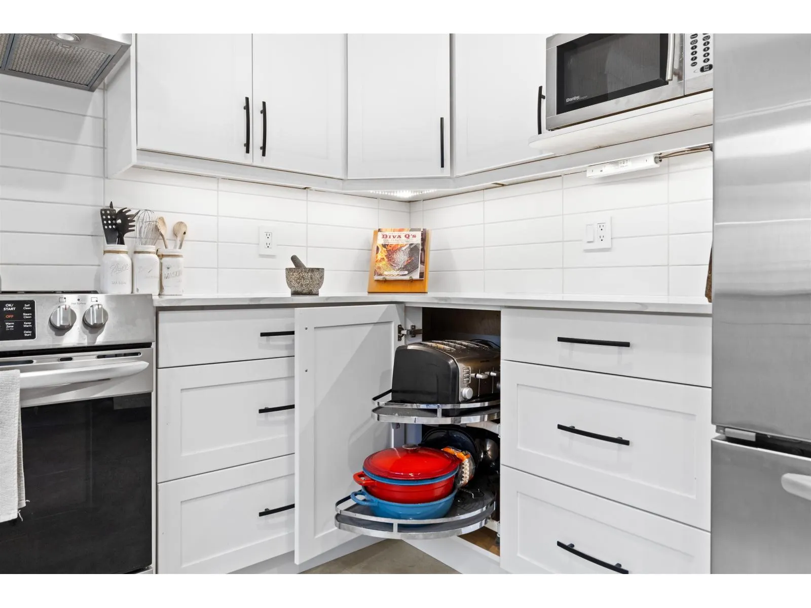 6196 COTTONWOOD STREET