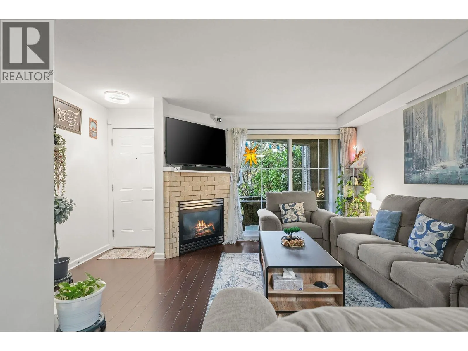 2 1383 BRUNETTE AVENUE