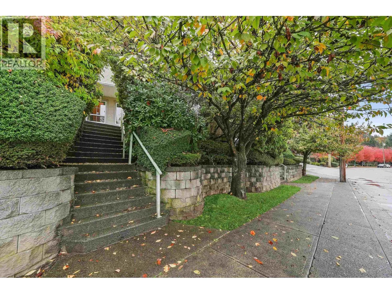 2 1383 BRUNETTE AVENUE