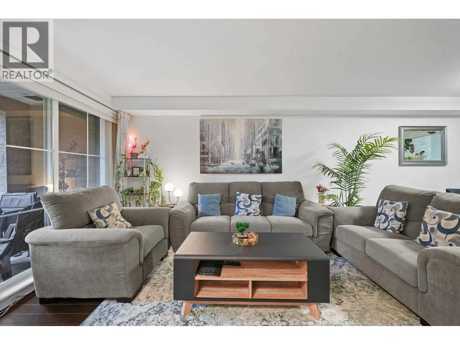 2 1383 BRUNETTE AVENUE