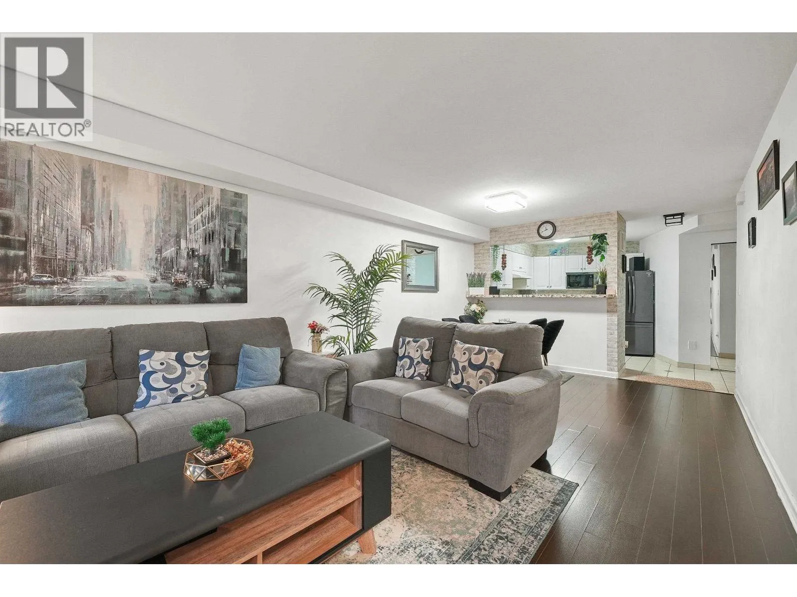 2 1383 BRUNETTE AVENUE