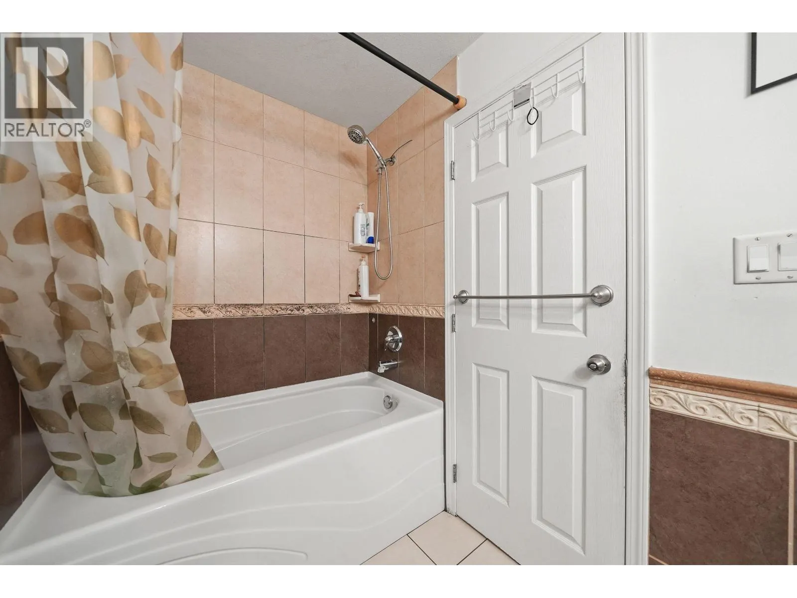 2 1383 BRUNETTE AVENUE