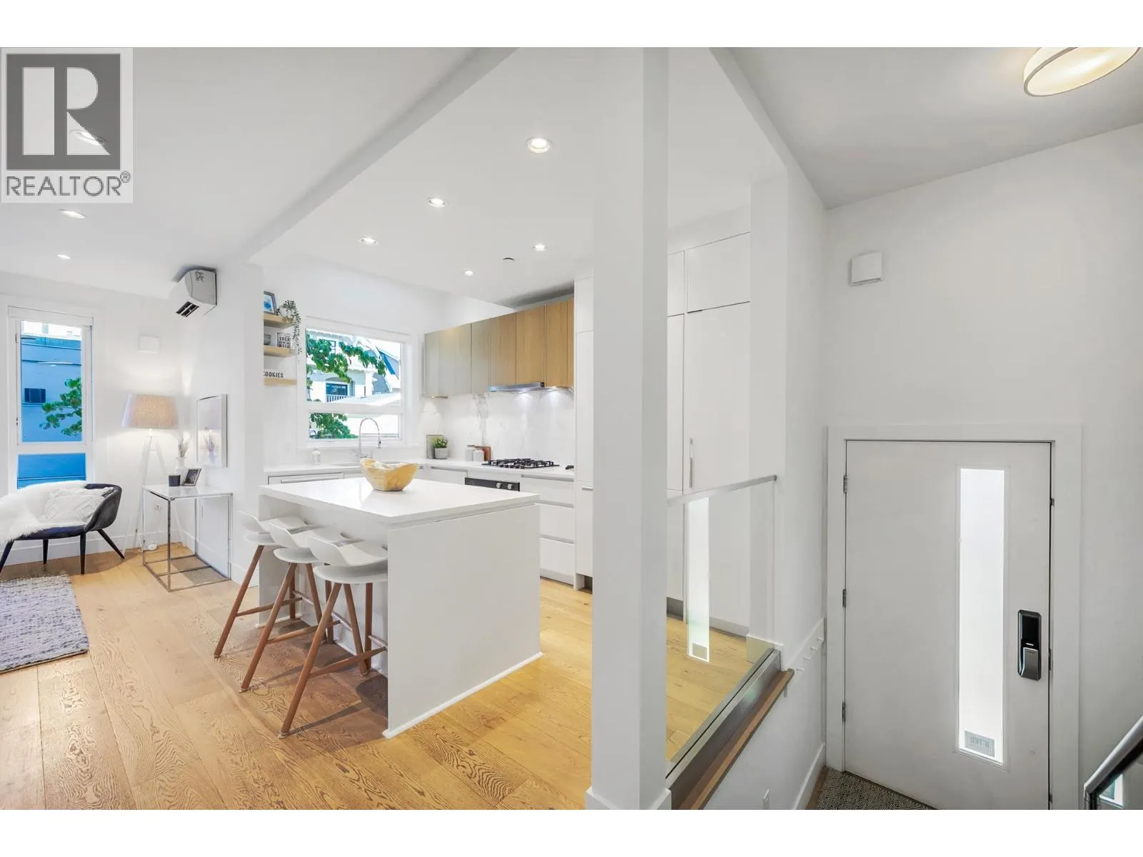 2431 W BROADWAY STREET