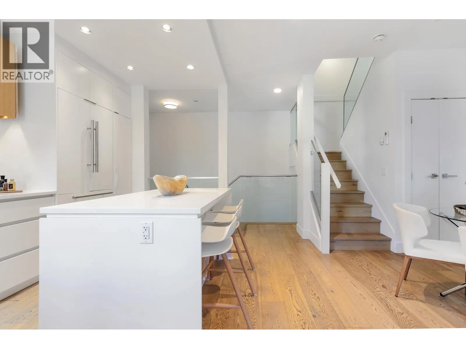 2431 W BROADWAY STREET