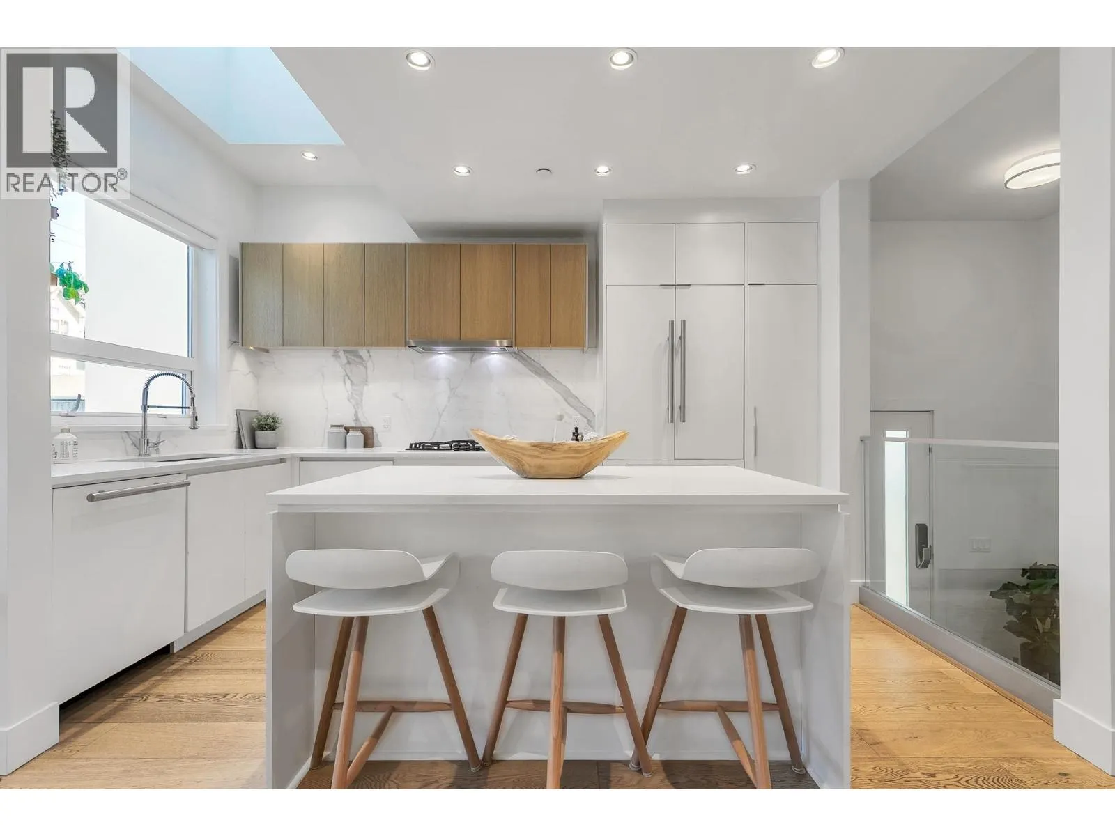 2431 W BROADWAY STREET