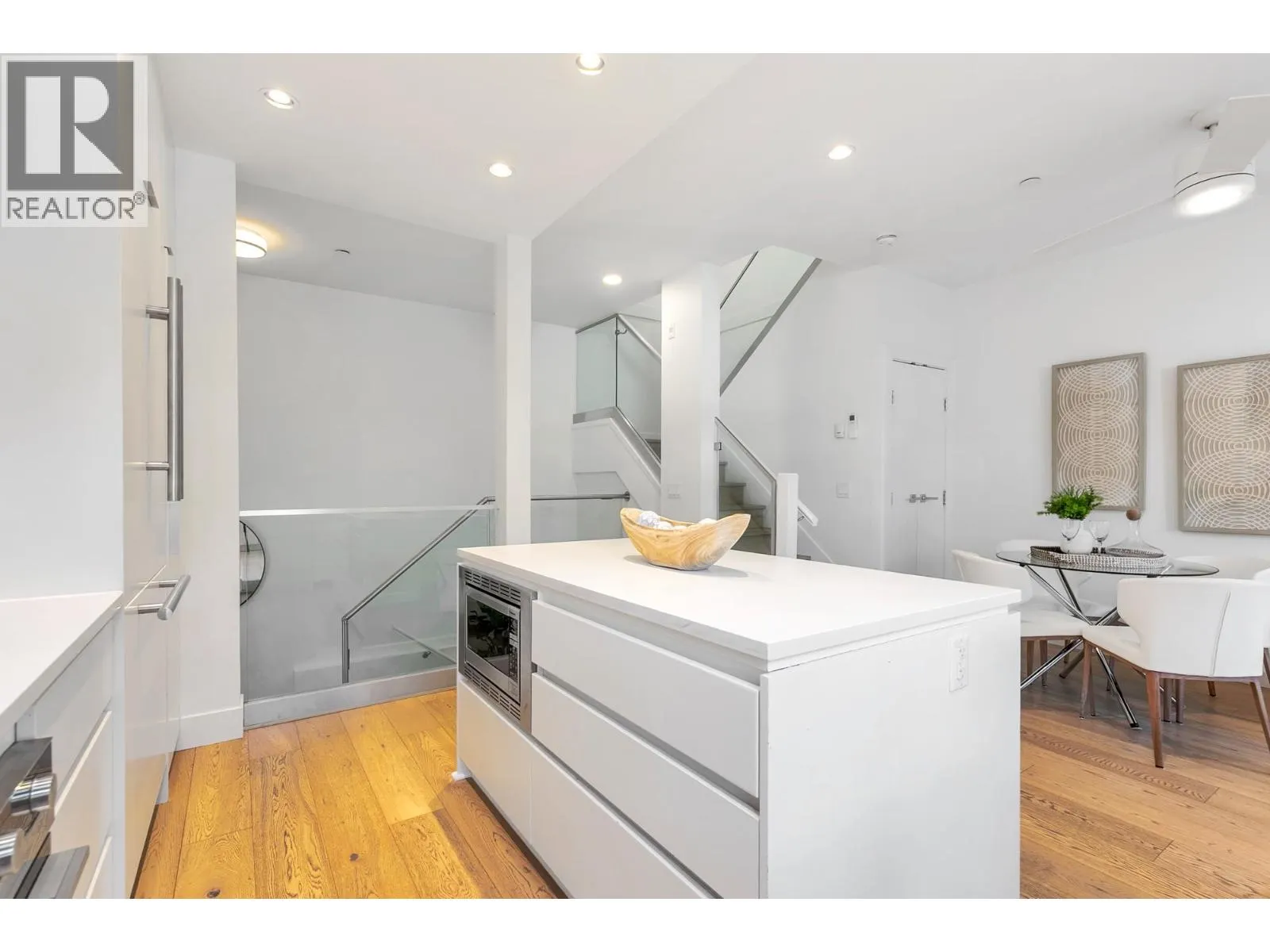 2431 W BROADWAY STREET