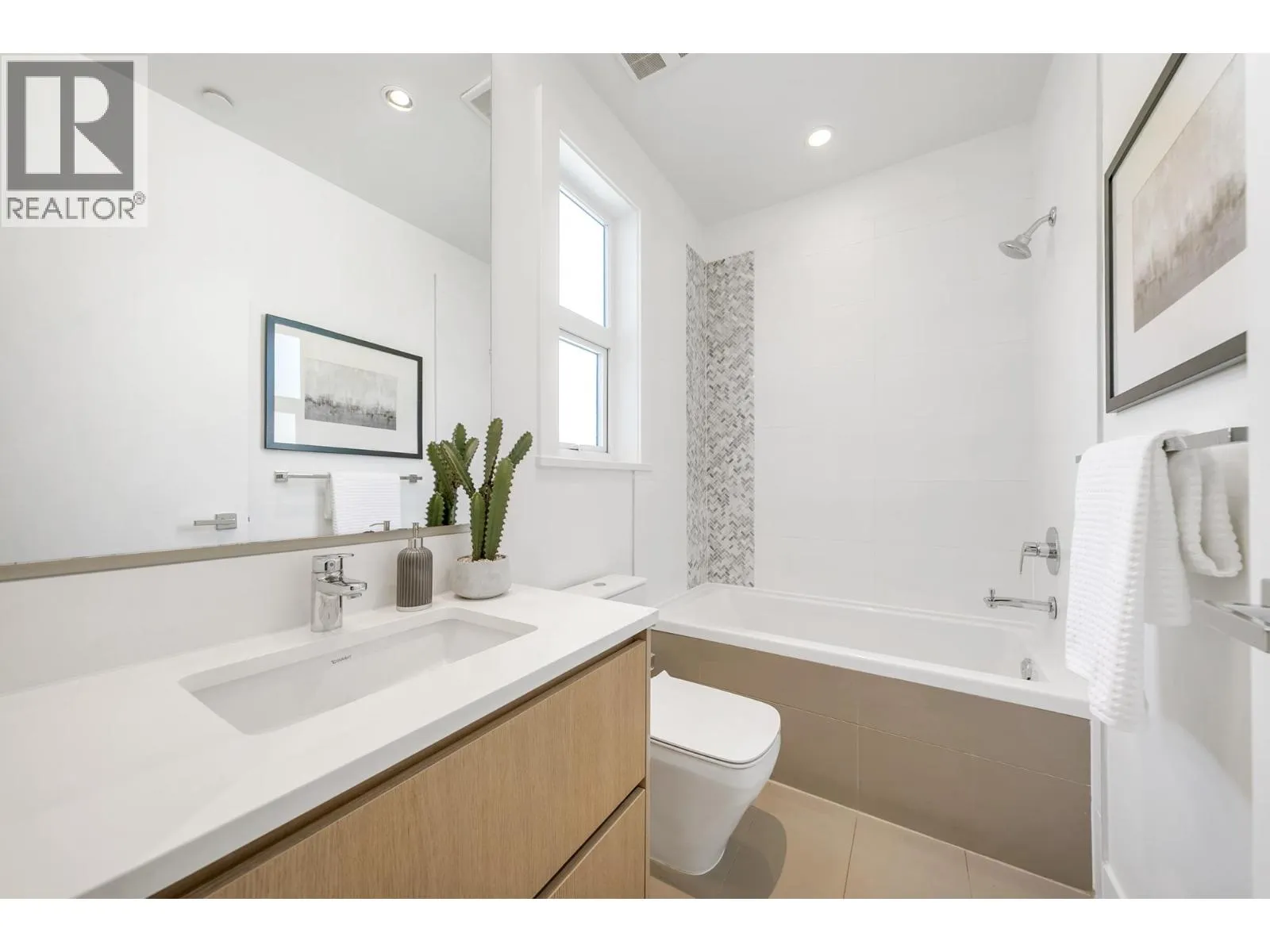 2431 W BROADWAY STREET