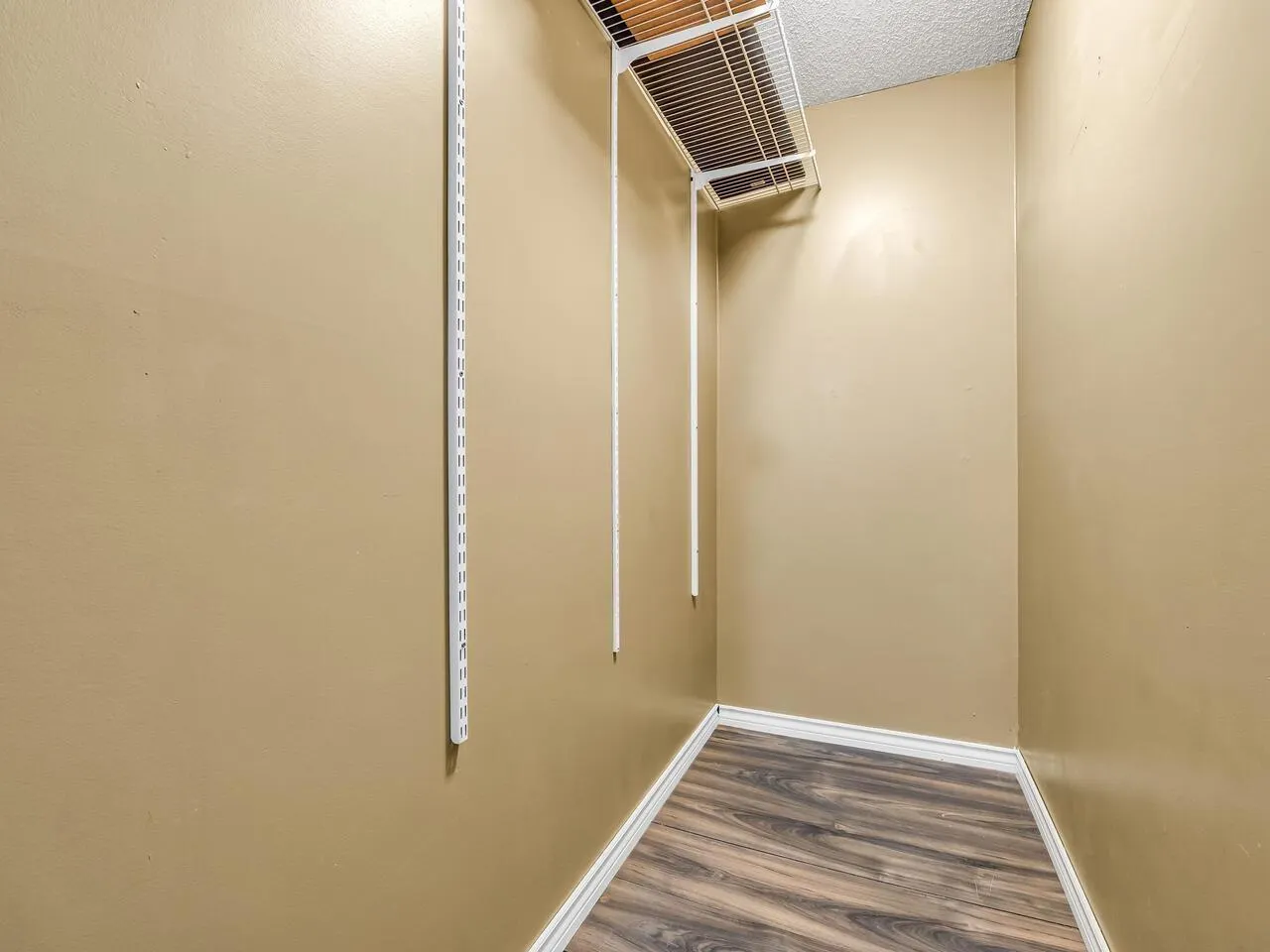 211 10157 UNIVERSITY DRIVE