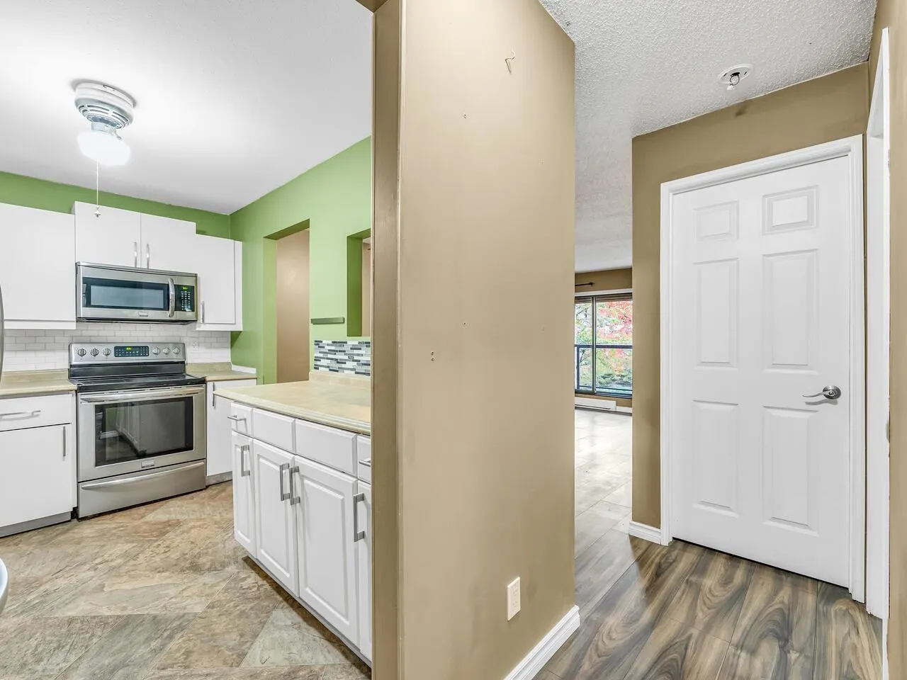 211 10157 UNIVERSITY DRIVE