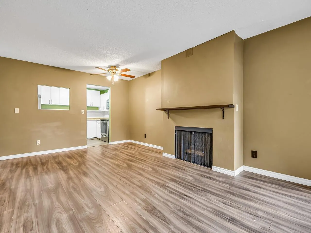 211 10157 UNIVERSITY DRIVE