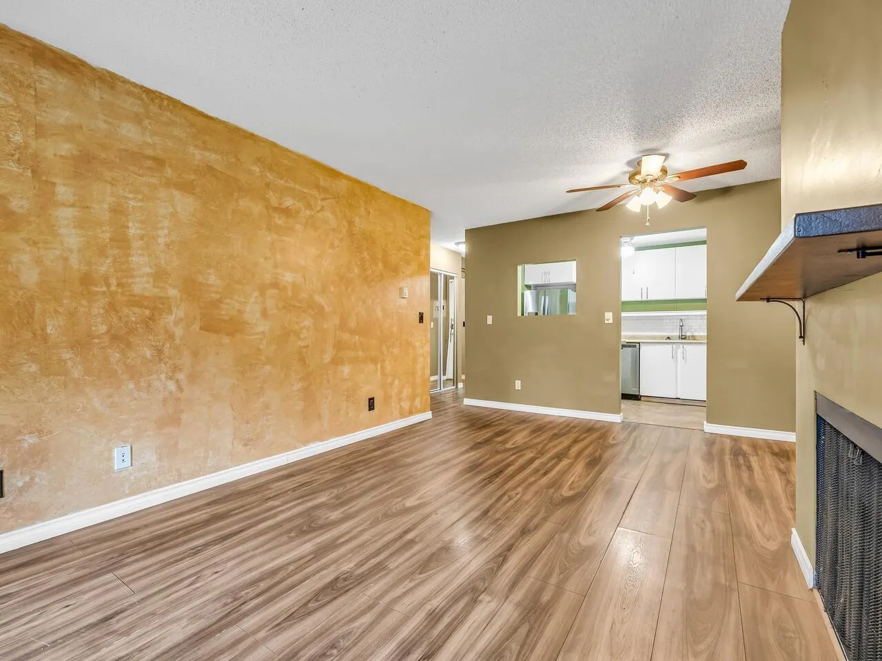 211 10157 UNIVERSITY DRIVE