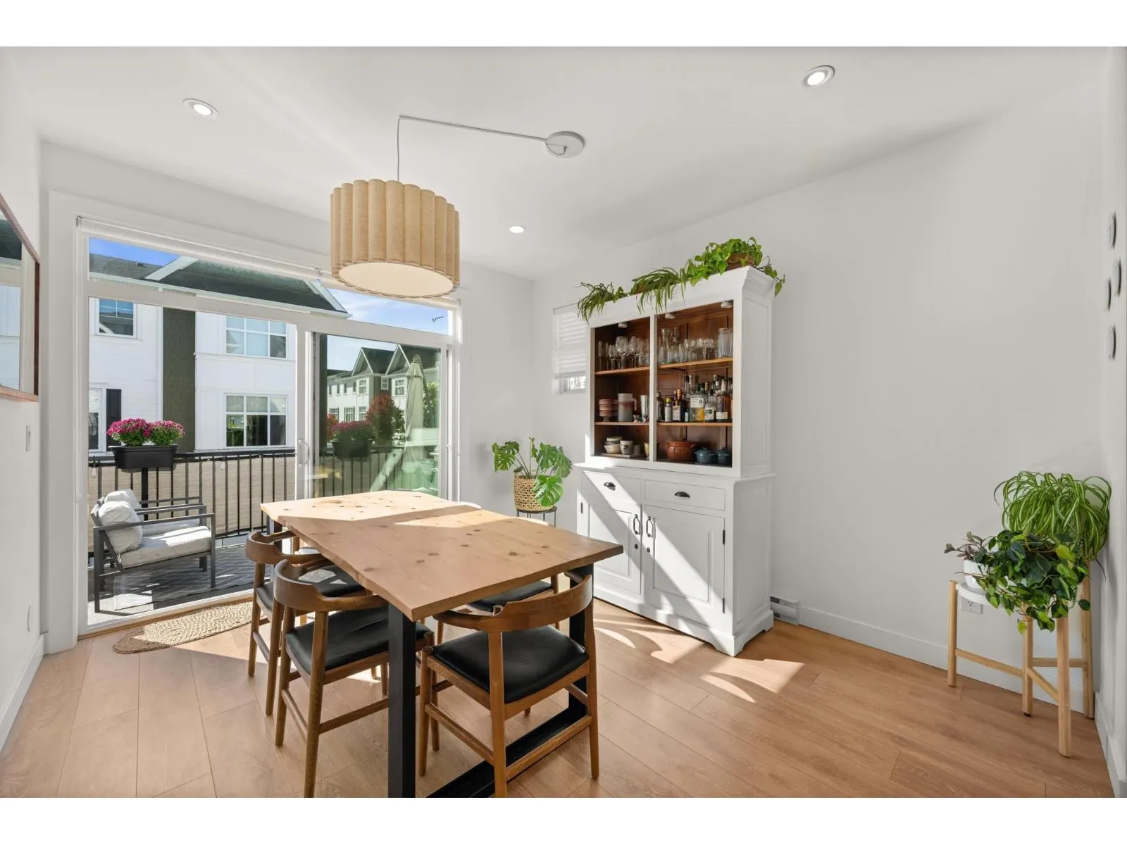 23 27735 ROUNDHOUSE DRIVE