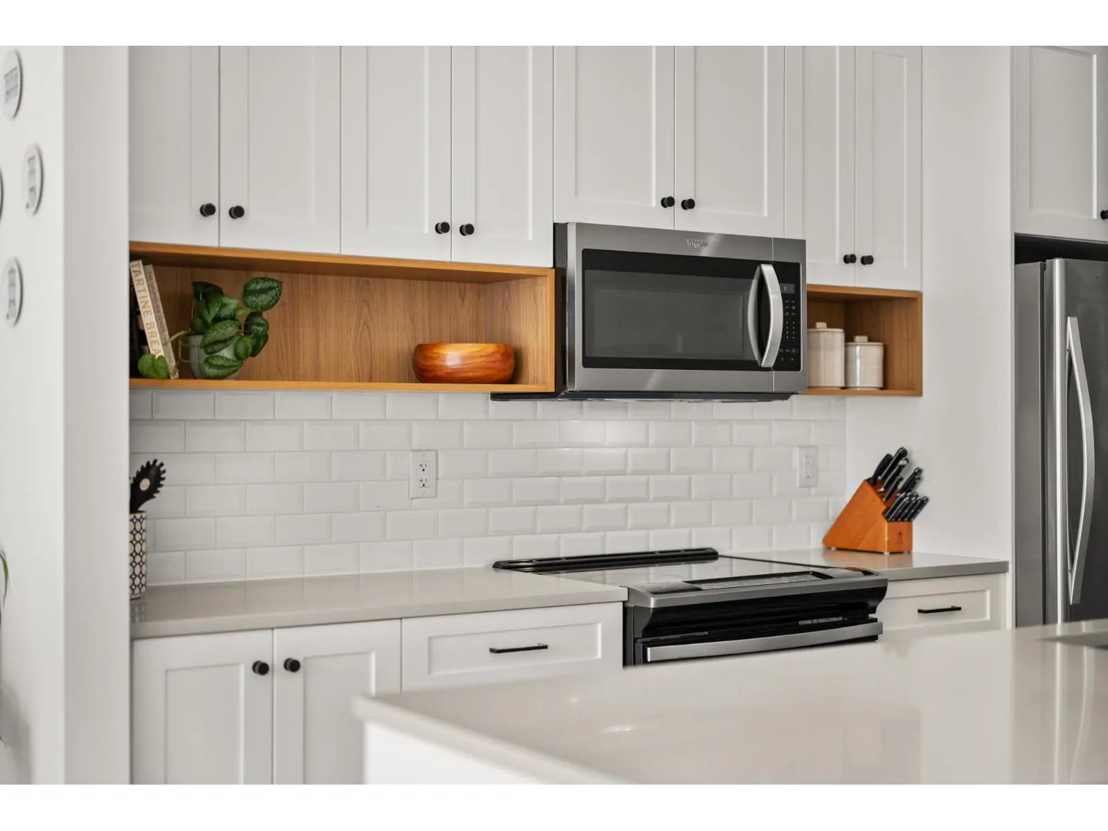 23 27735 ROUNDHOUSE DRIVE