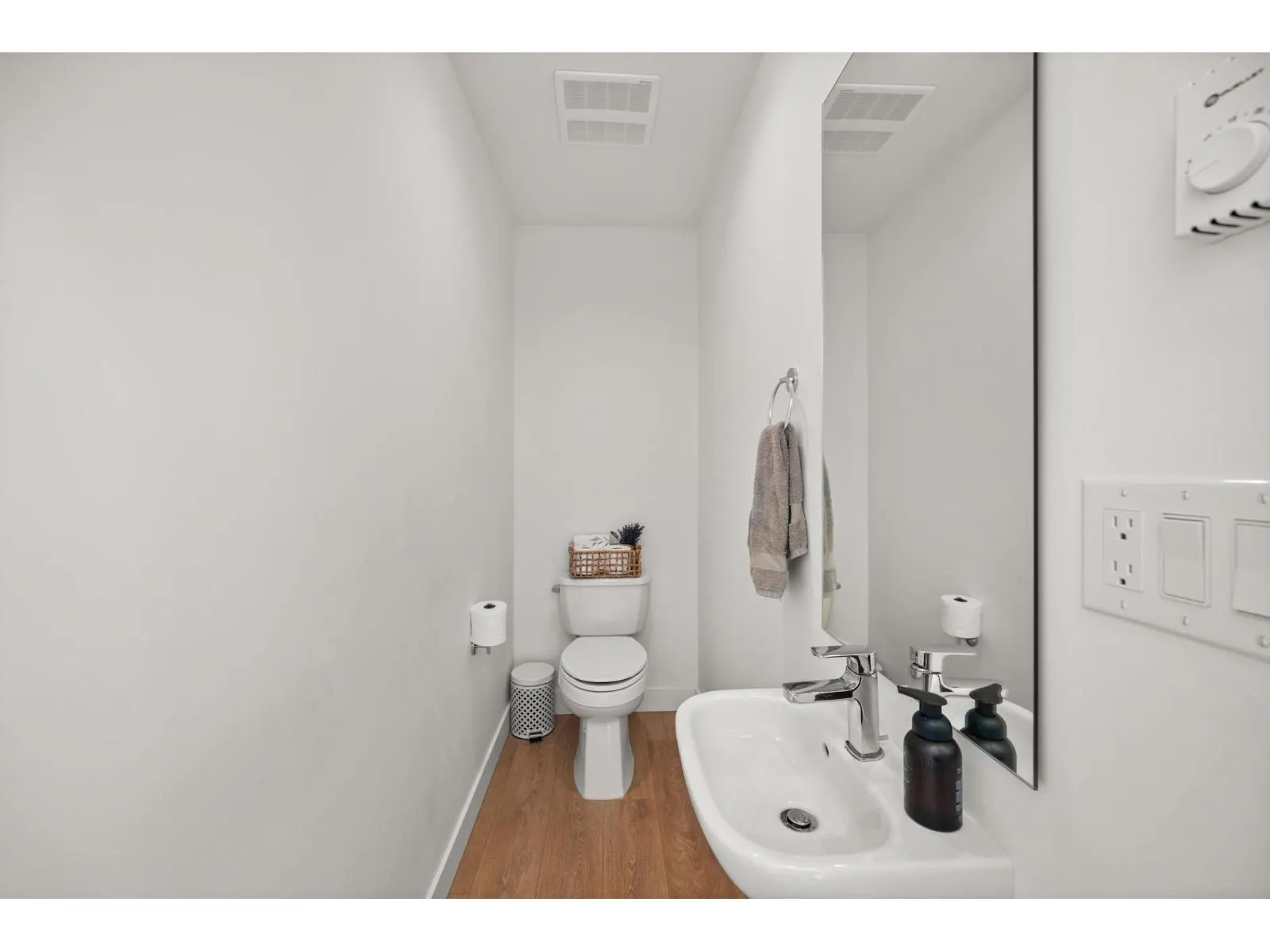 23 27735 ROUNDHOUSE DRIVE