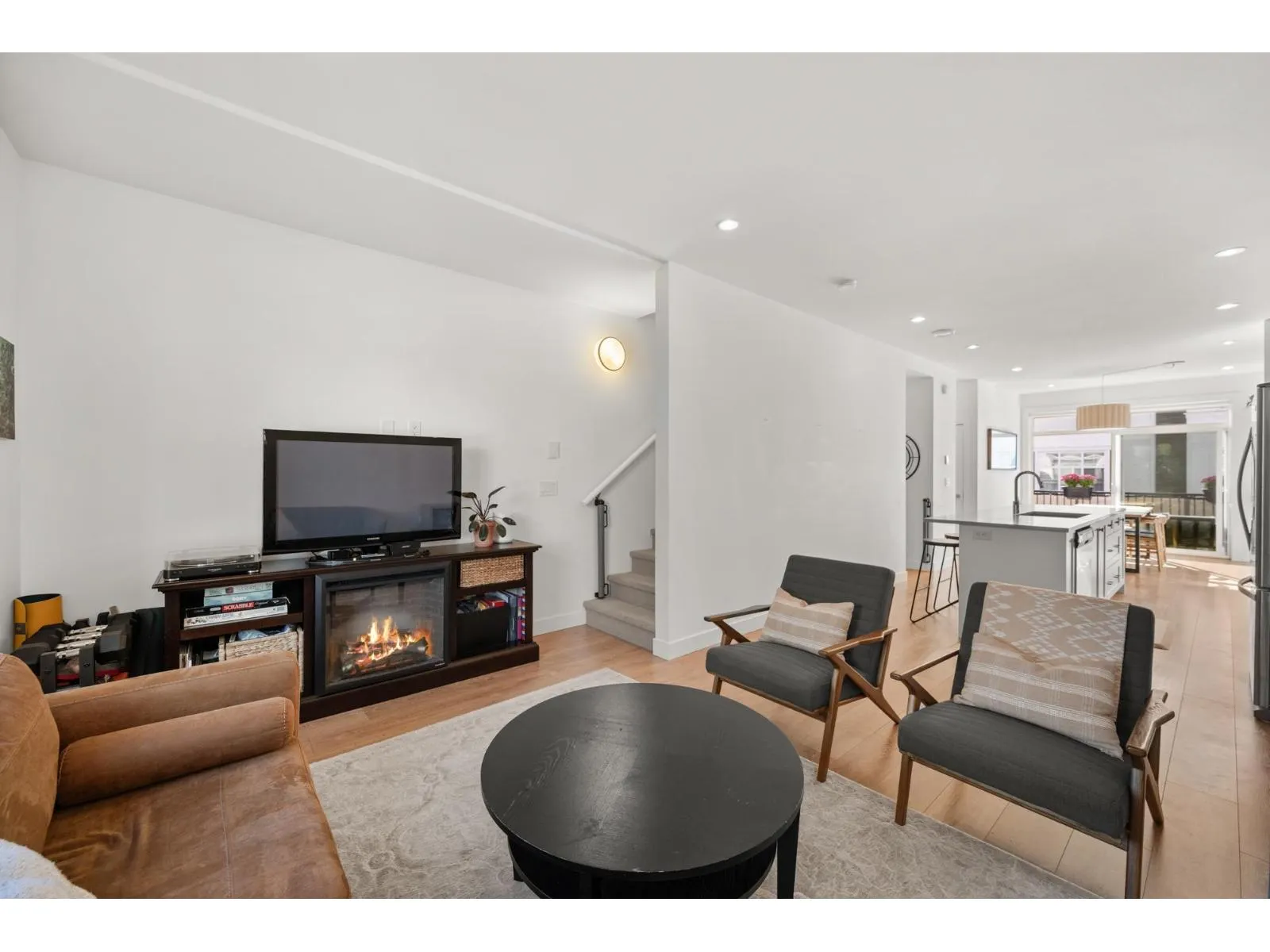 23 27735 ROUNDHOUSE DRIVE