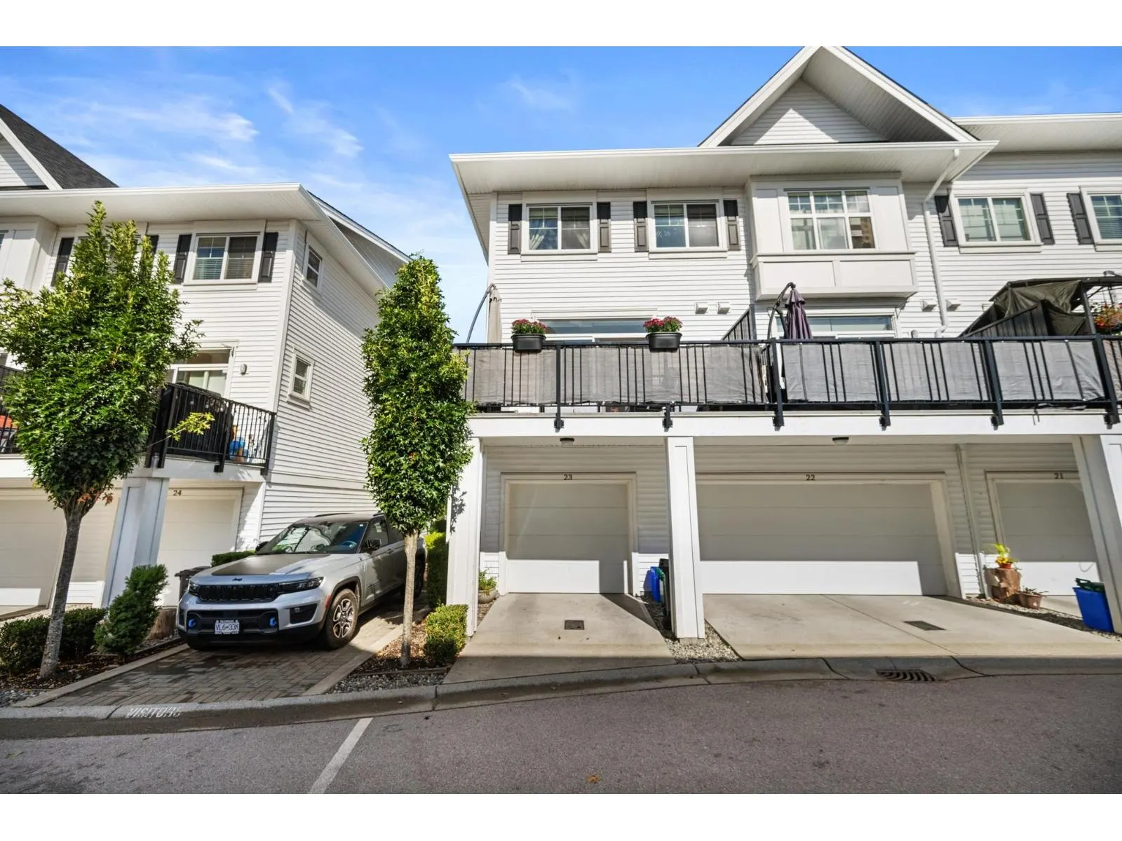 23 27735 ROUNDHOUSE DRIVE