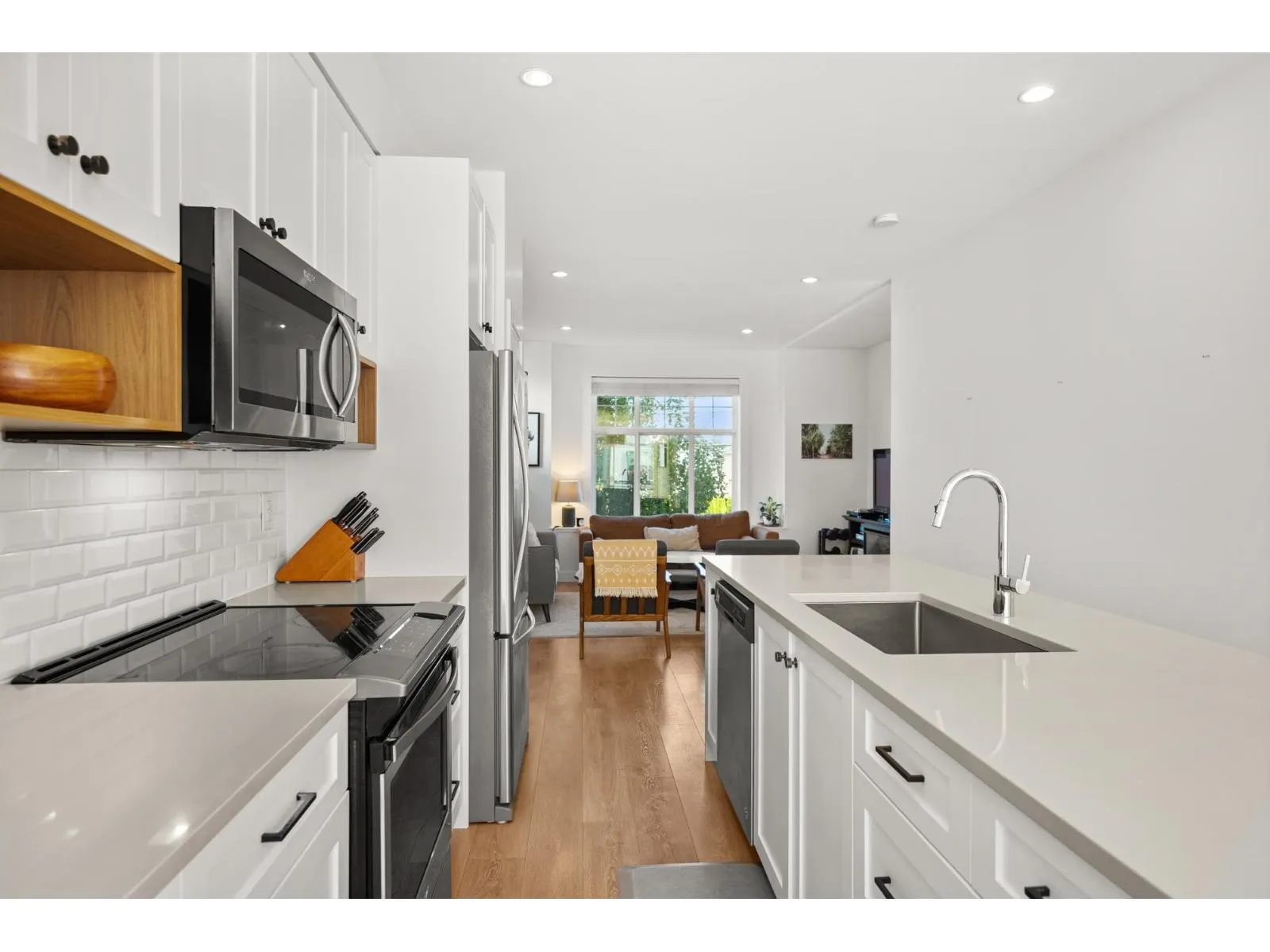 23 27735 ROUNDHOUSE DRIVE