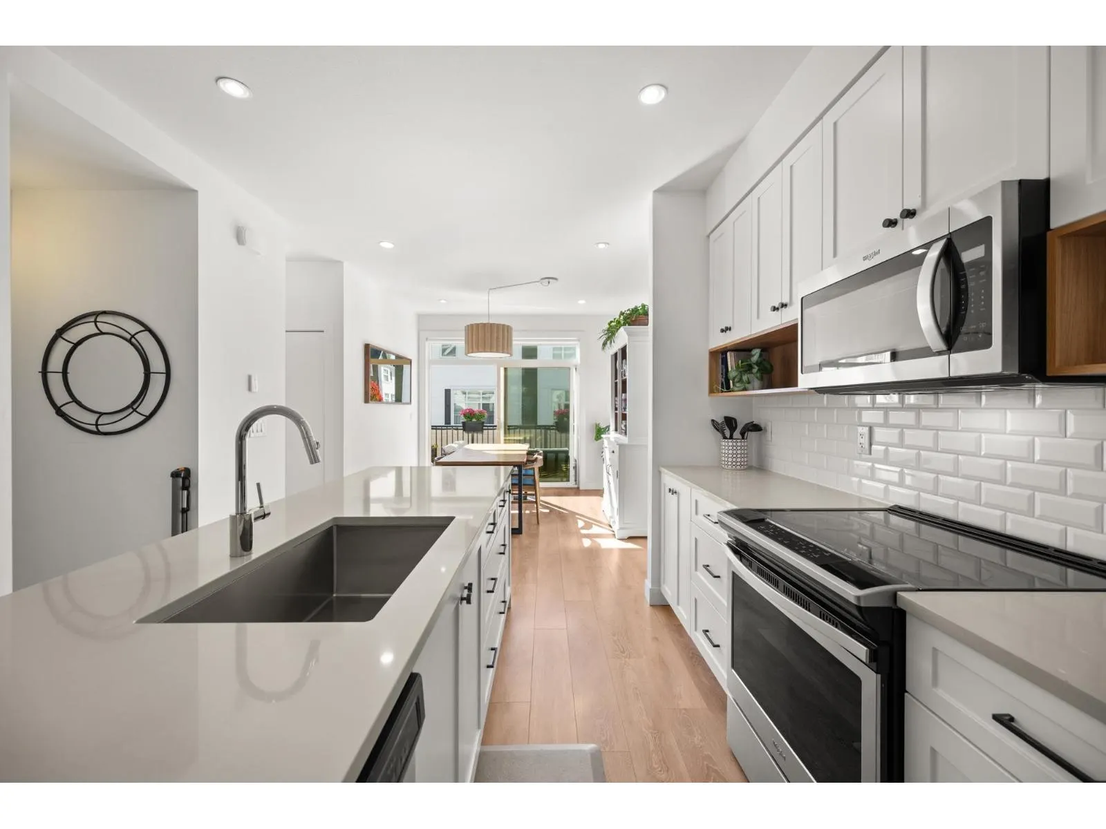 23 27735 ROUNDHOUSE DRIVE