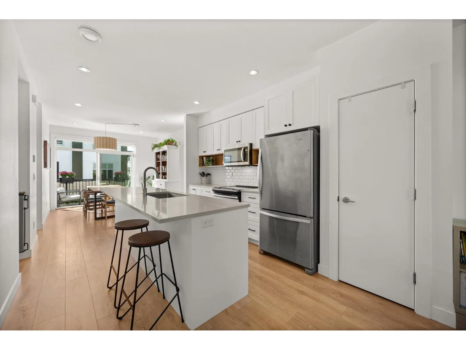 23 27735 ROUNDHOUSE DRIVE