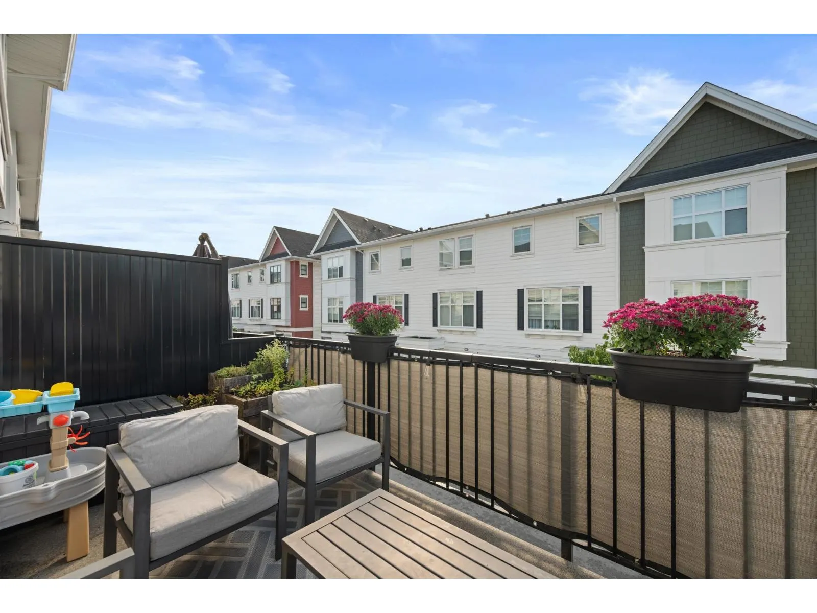 23 27735 ROUNDHOUSE DRIVE