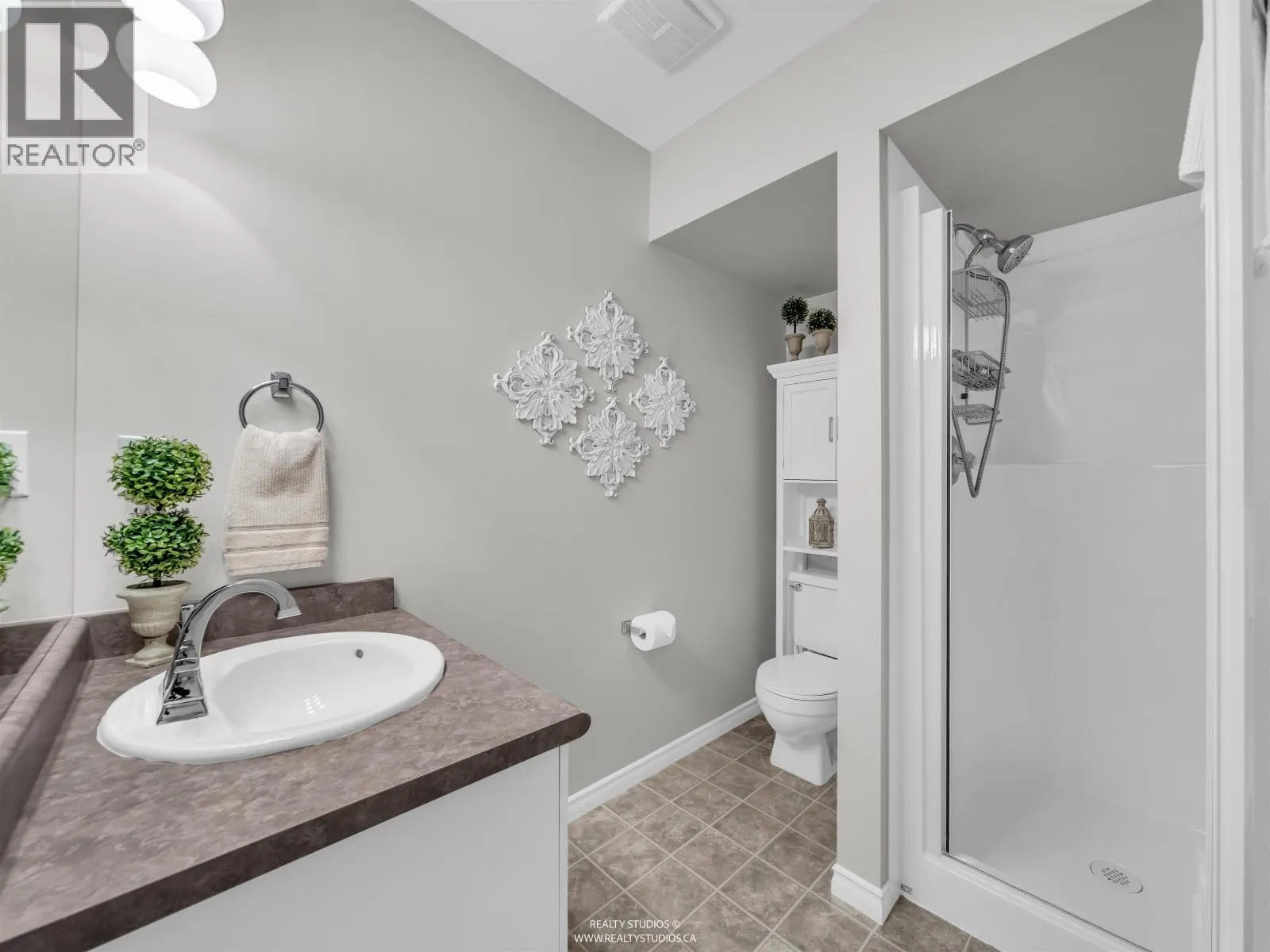 35 11358 COTTONWOOD DRIVE