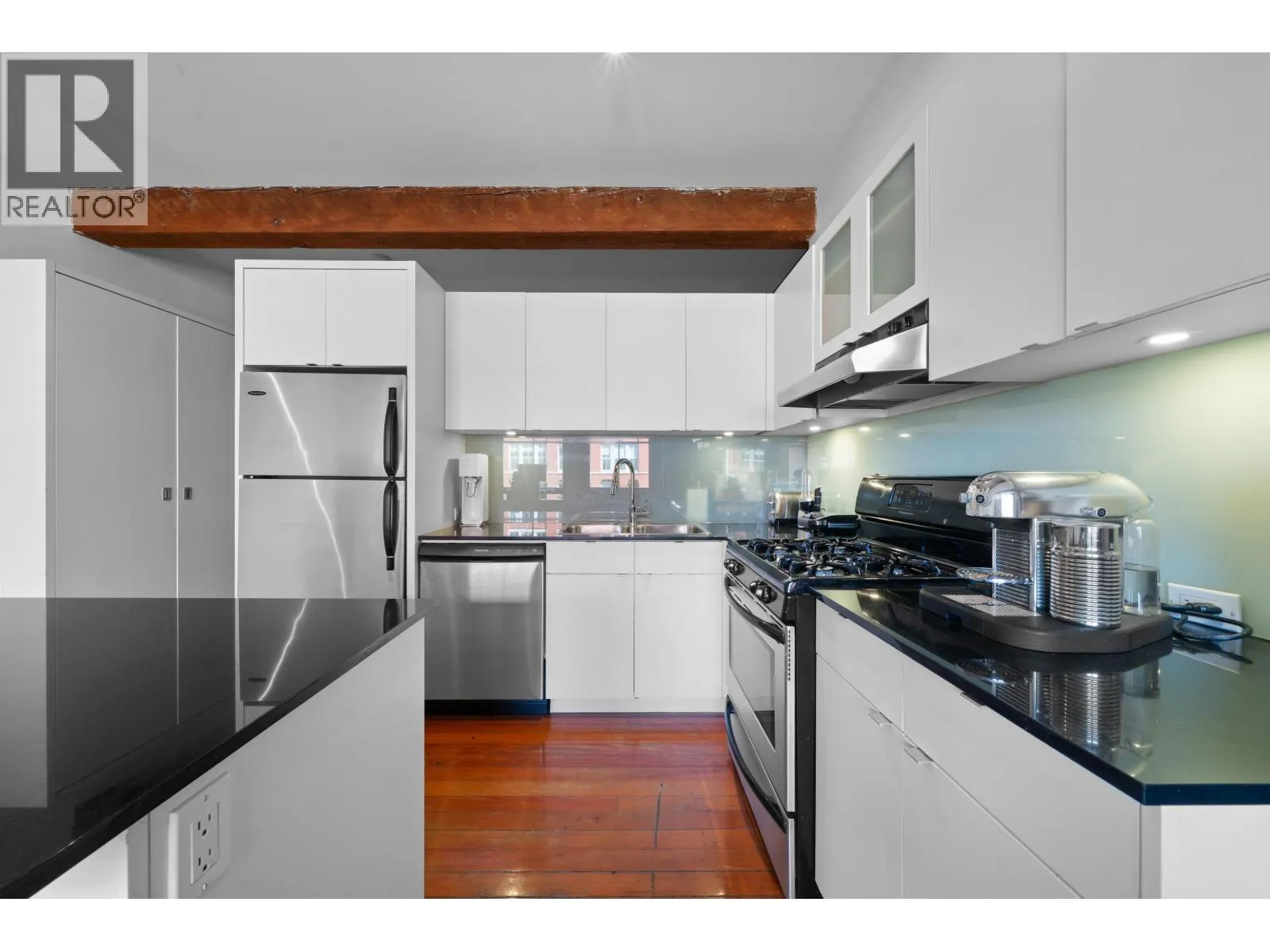 405 310 WATER STREET