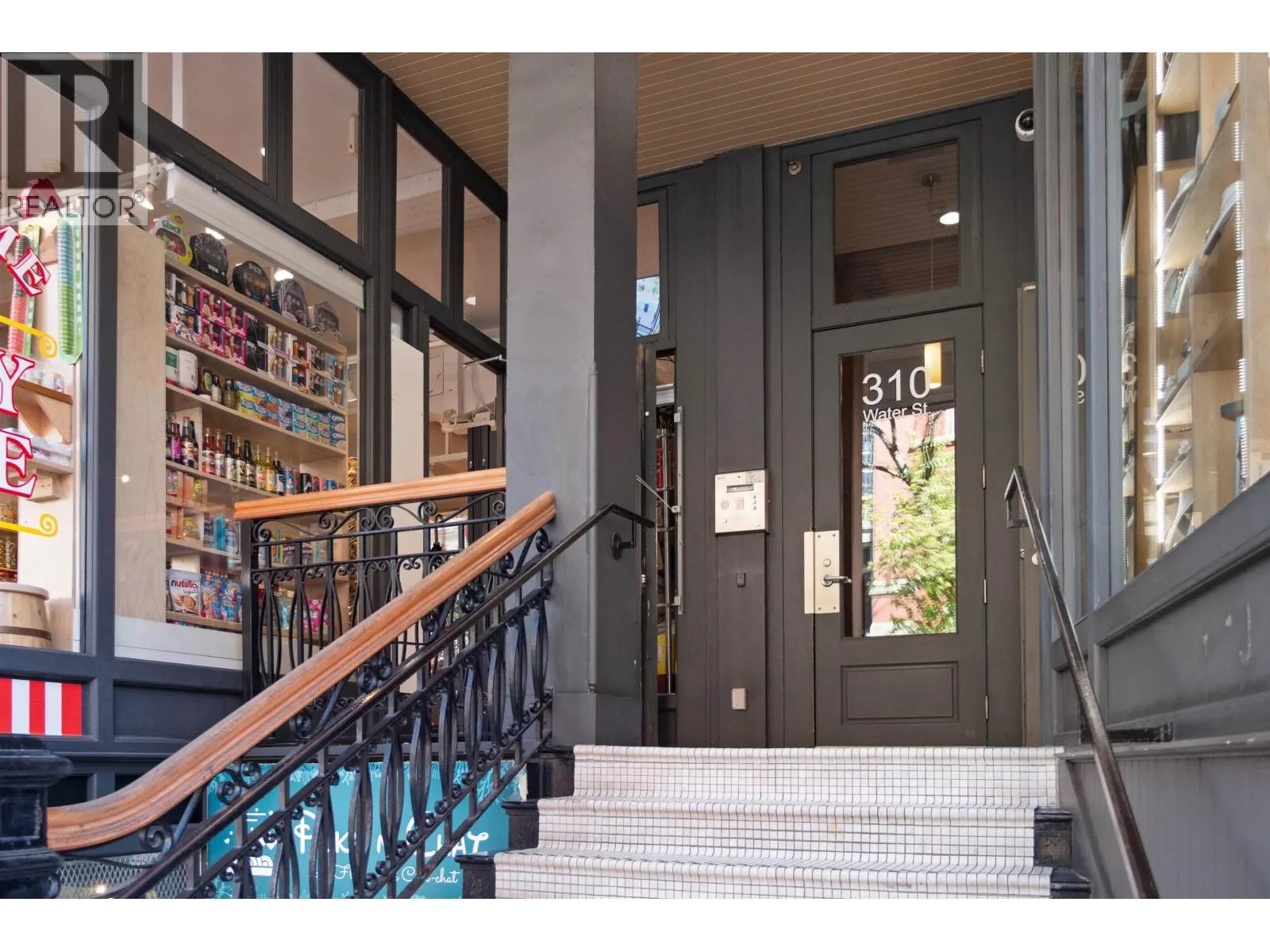 405 310 WATER STREET