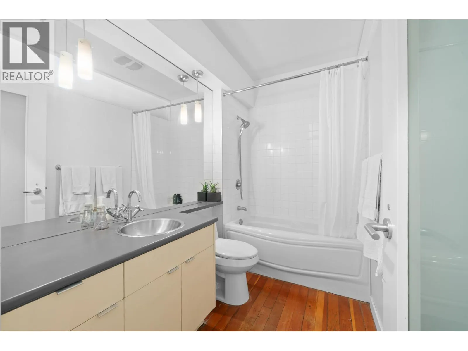 405 310 WATER STREET