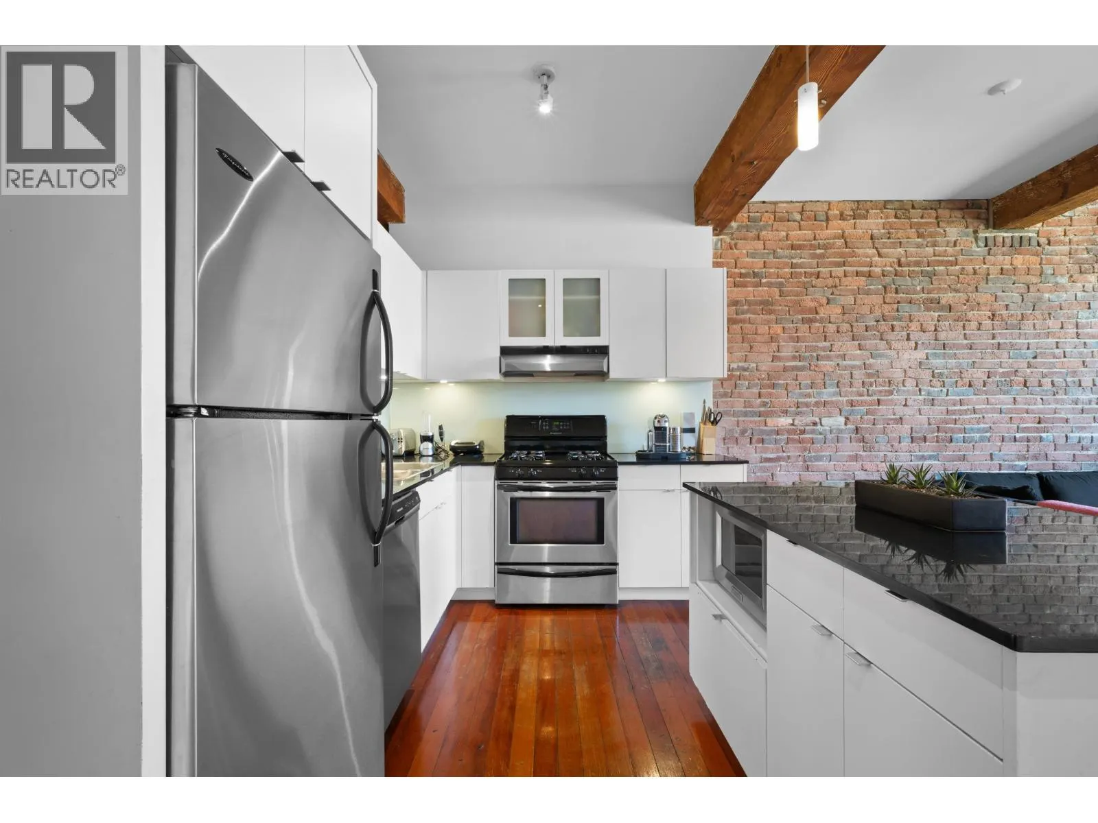 405 310 WATER STREET