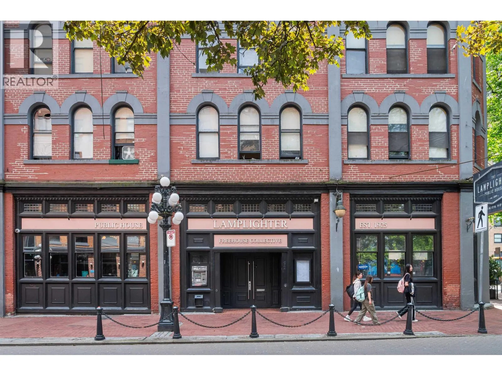 405 310 WATER STREET