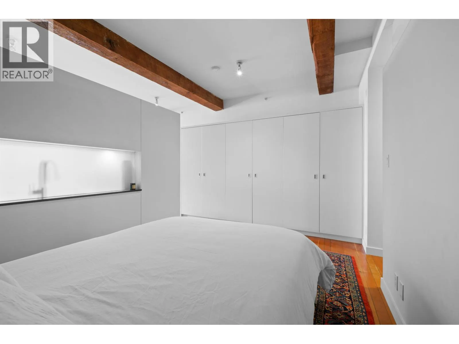 405 310 WATER STREET