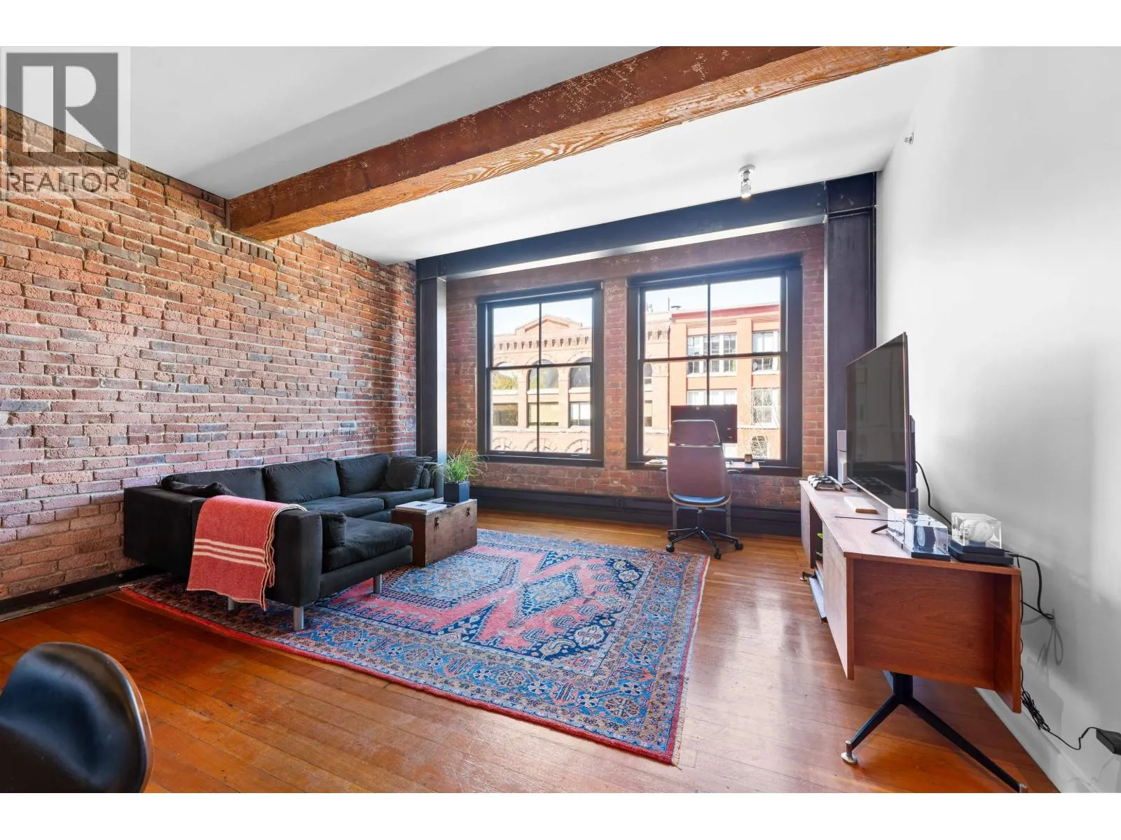 405 310 WATER STREET