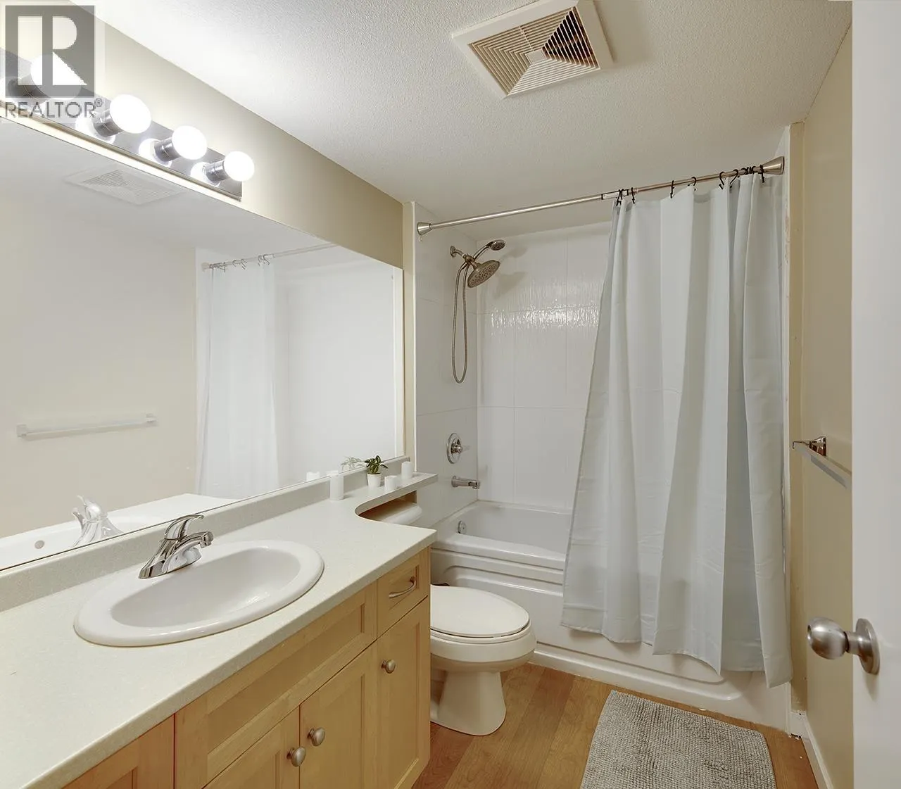 3380 MARQUETTE CRESCENT