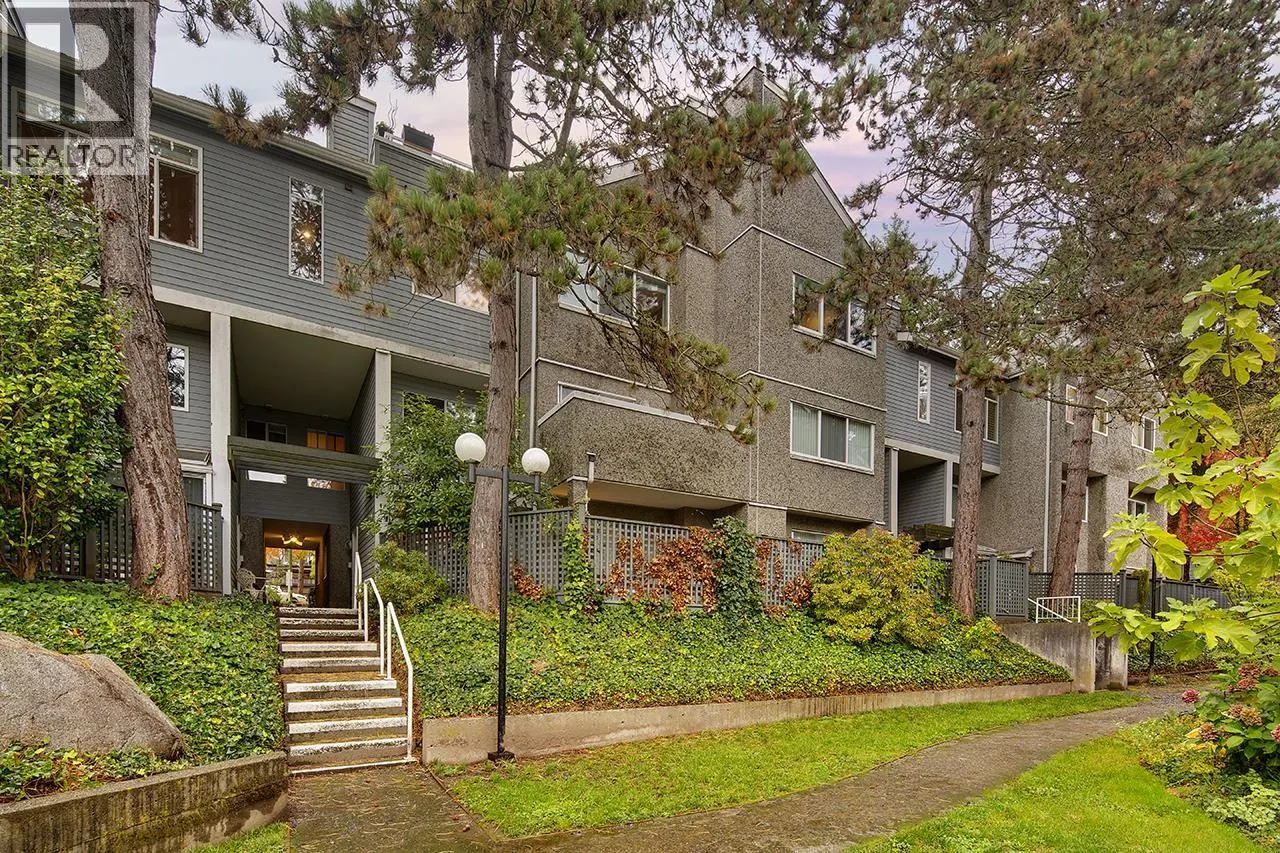 3380 MARQUETTE CRESCENT