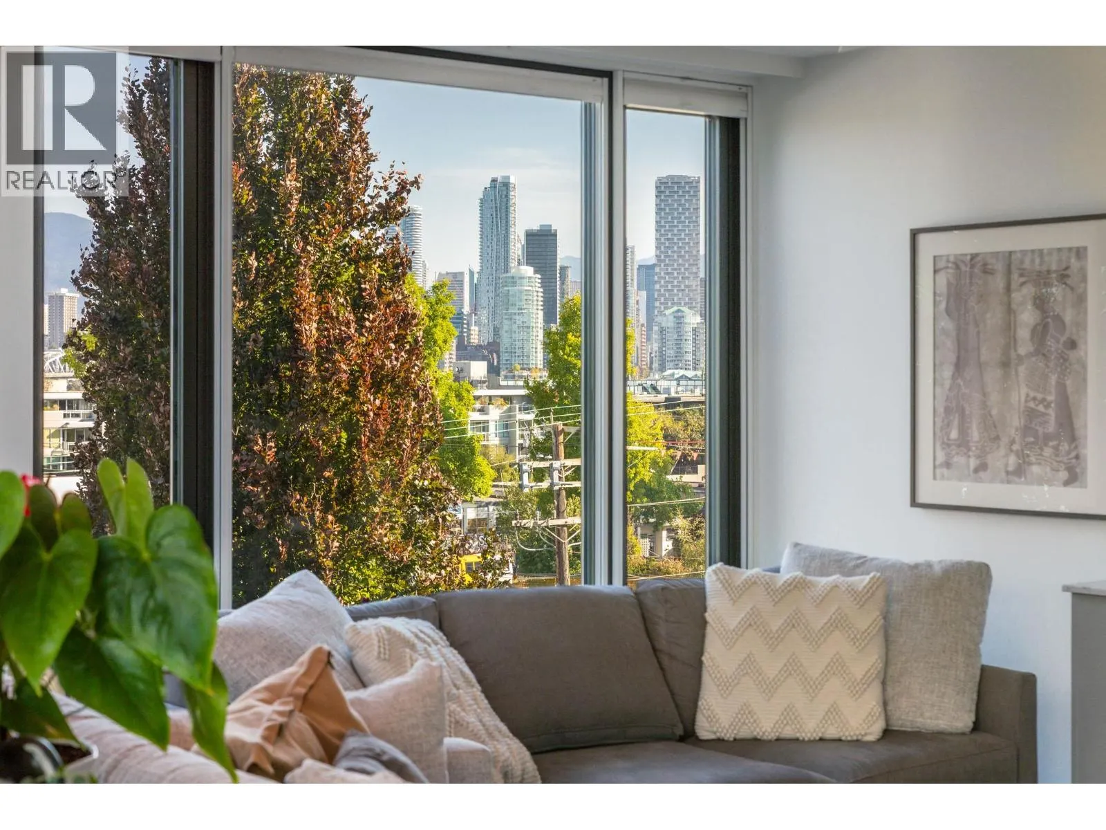 410 2201 PINE STREET