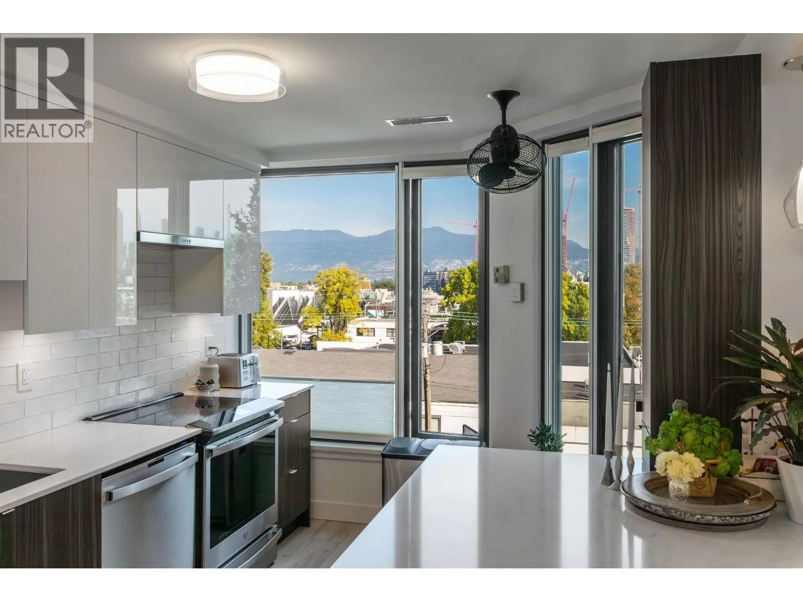 410 2201 PINE STREET