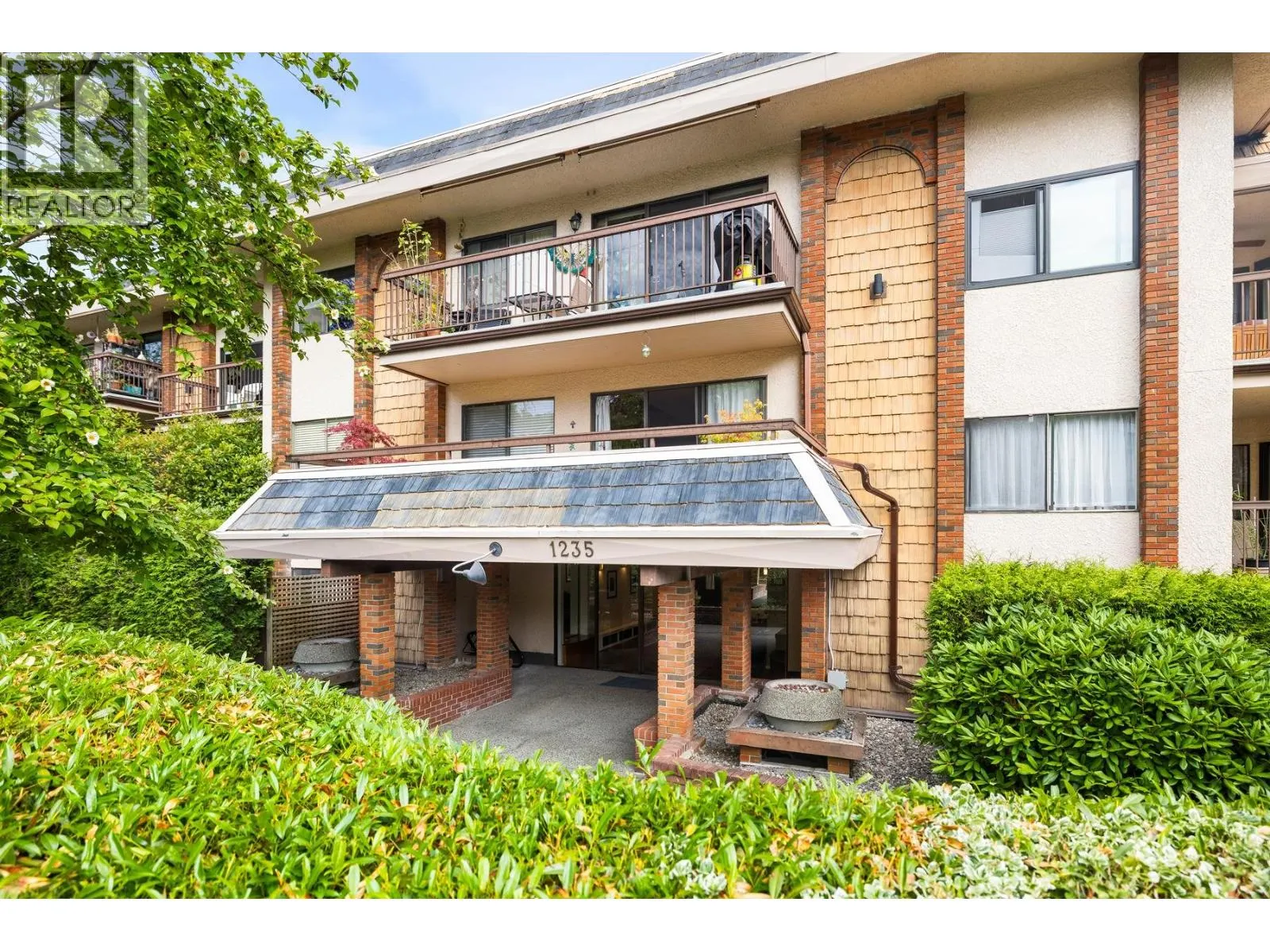 301 1235 W 15TH AVENUE