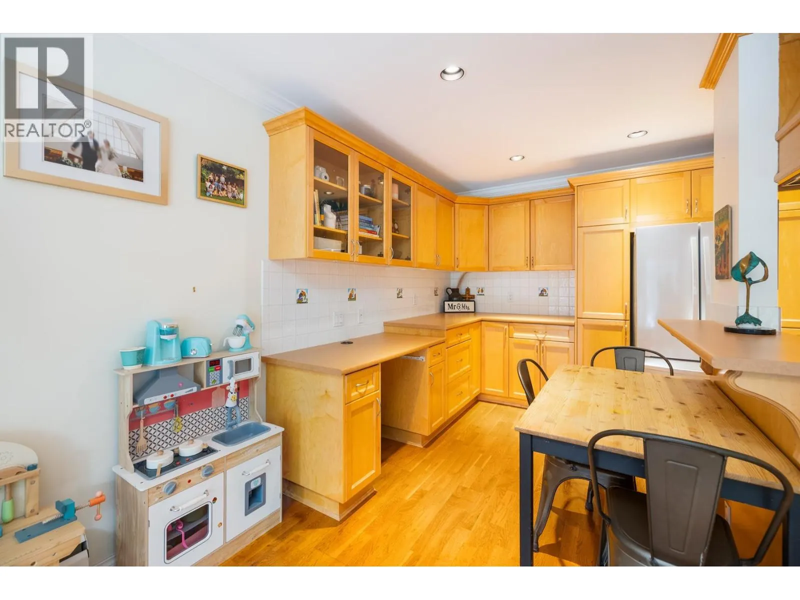 301 1235 W 15TH AVENUE