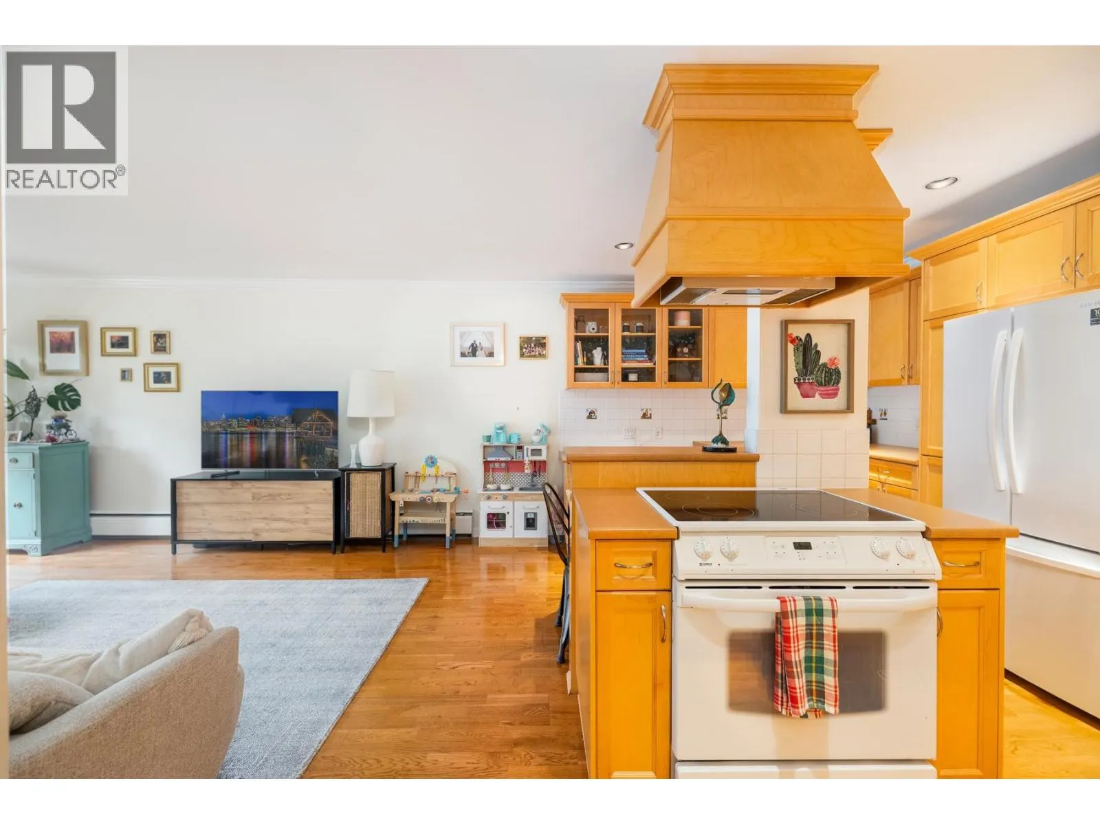 301 1235 W 15TH AVENUE