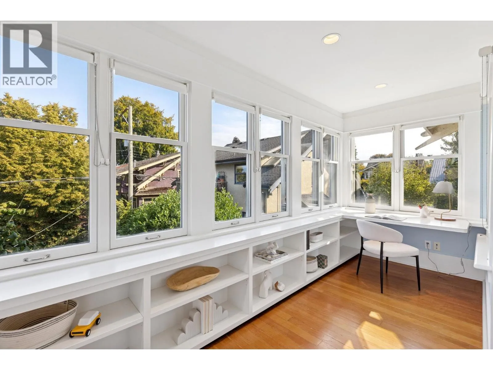 3617 WEST 2ND AVENUE