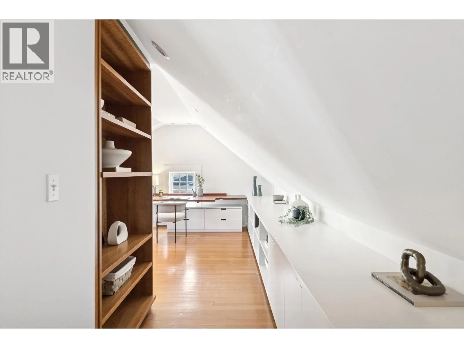 3617 WEST 2ND AVENUE