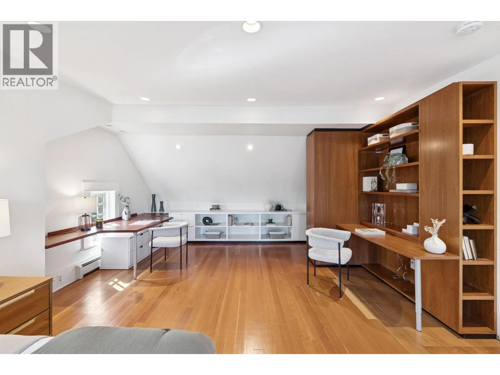 3617 WEST 2ND AVENUE