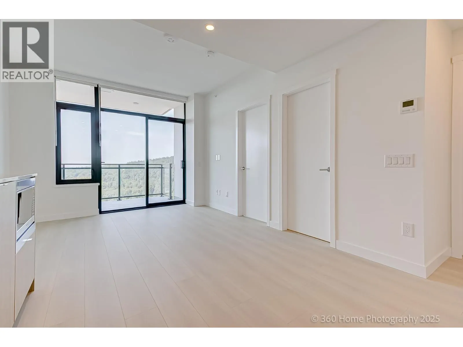 2304 626 CLAREMONT STREET