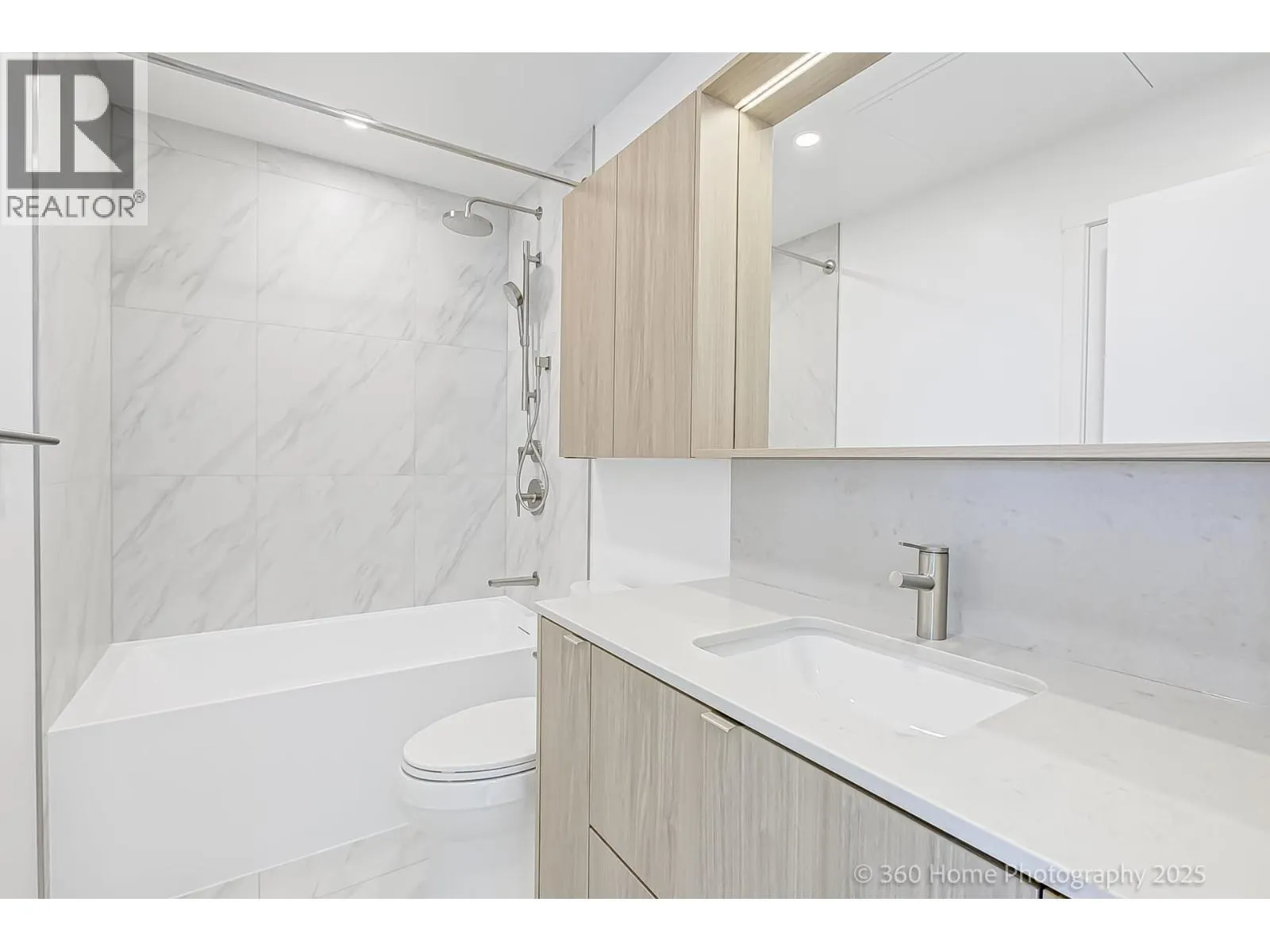 2304 626 CLAREMONT STREET